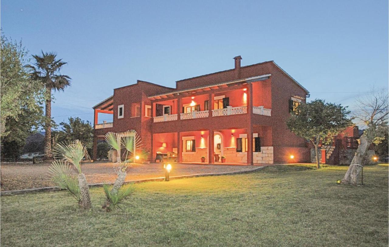 Awesome In Port Dalcudia With Kitchen