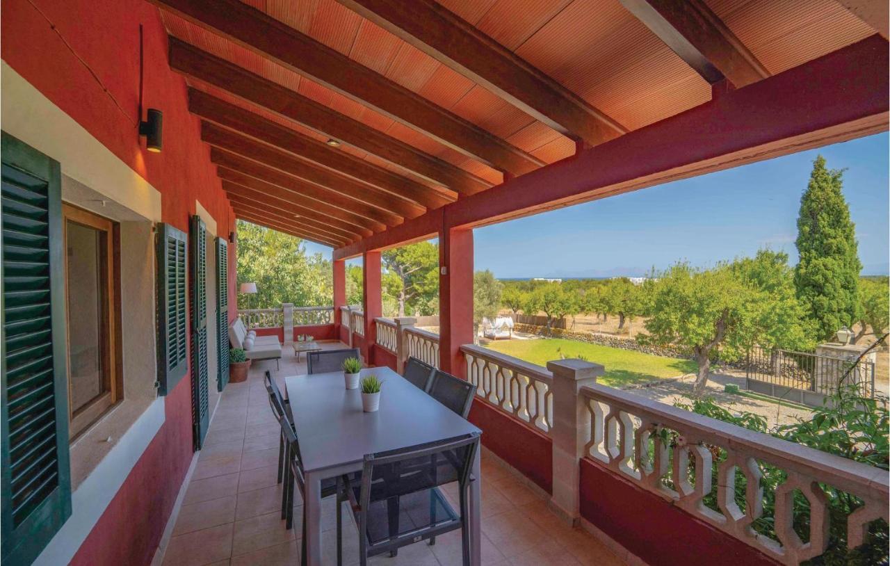 Awesome In Port Dalcudia With Kitchen Hébergement de vacances *