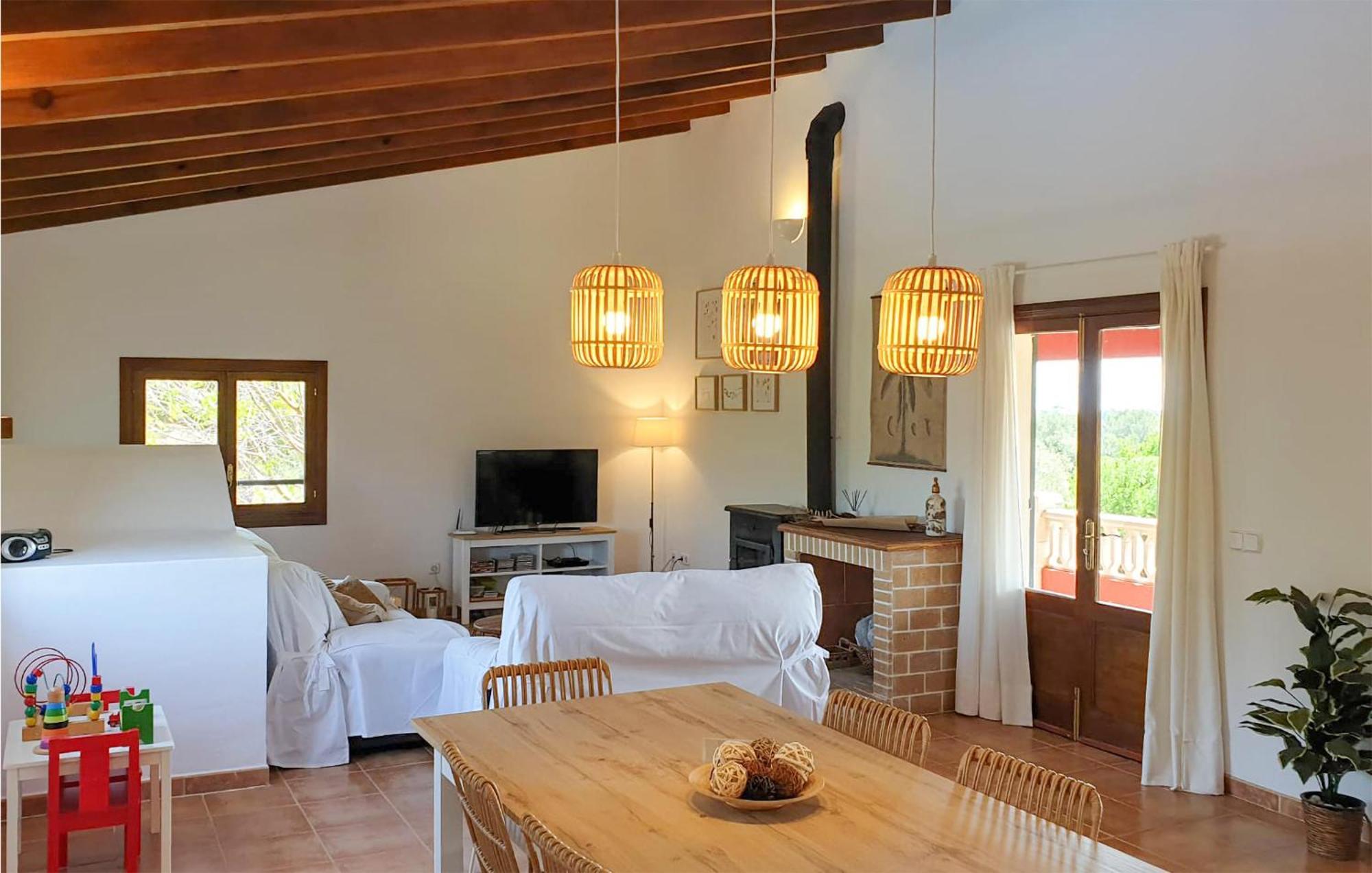 Awesome In Port Dalcudia With Kitchen Hébergement de vacances
