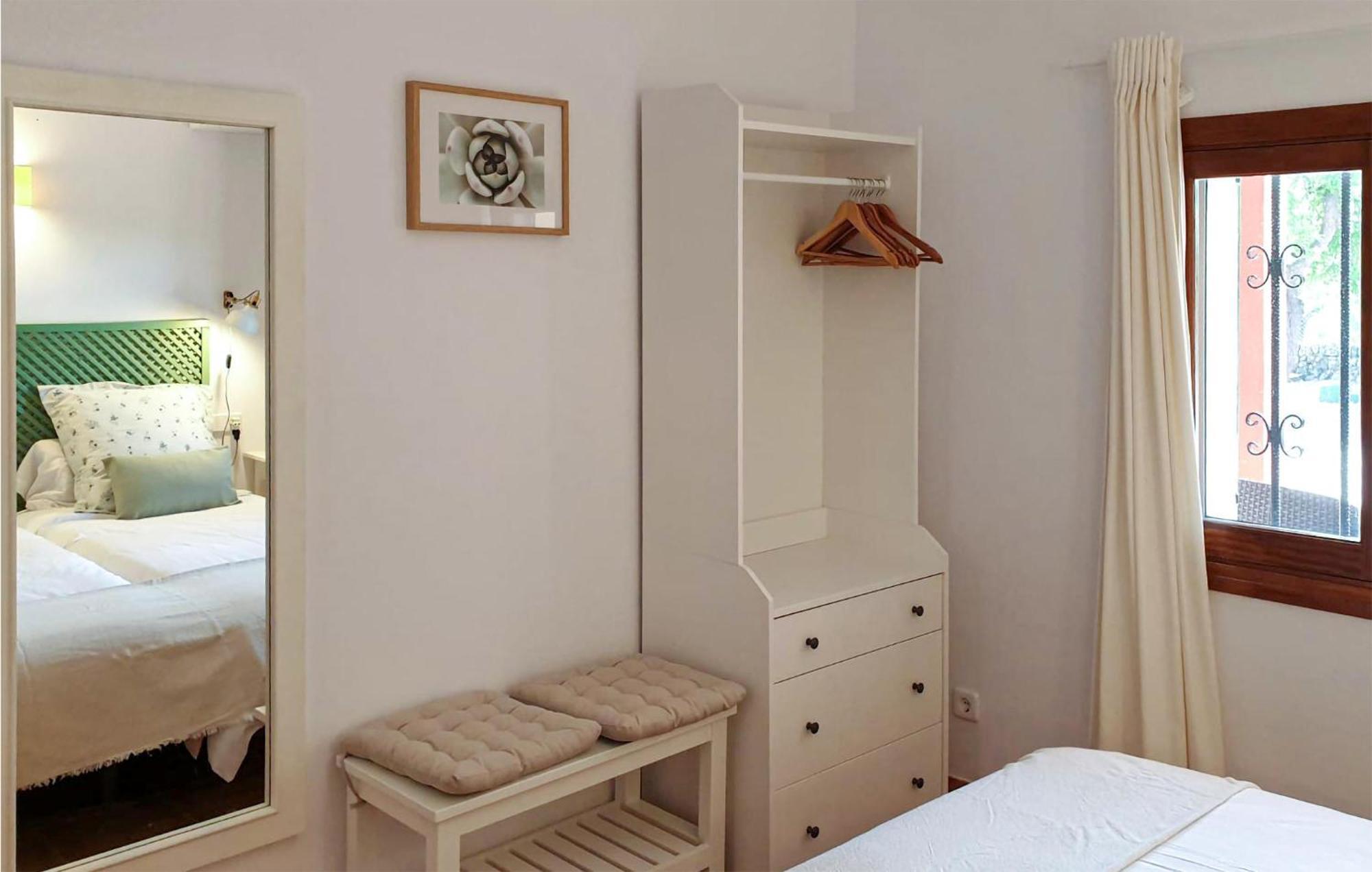 Awesome In Port Dalcudia With Kitchen