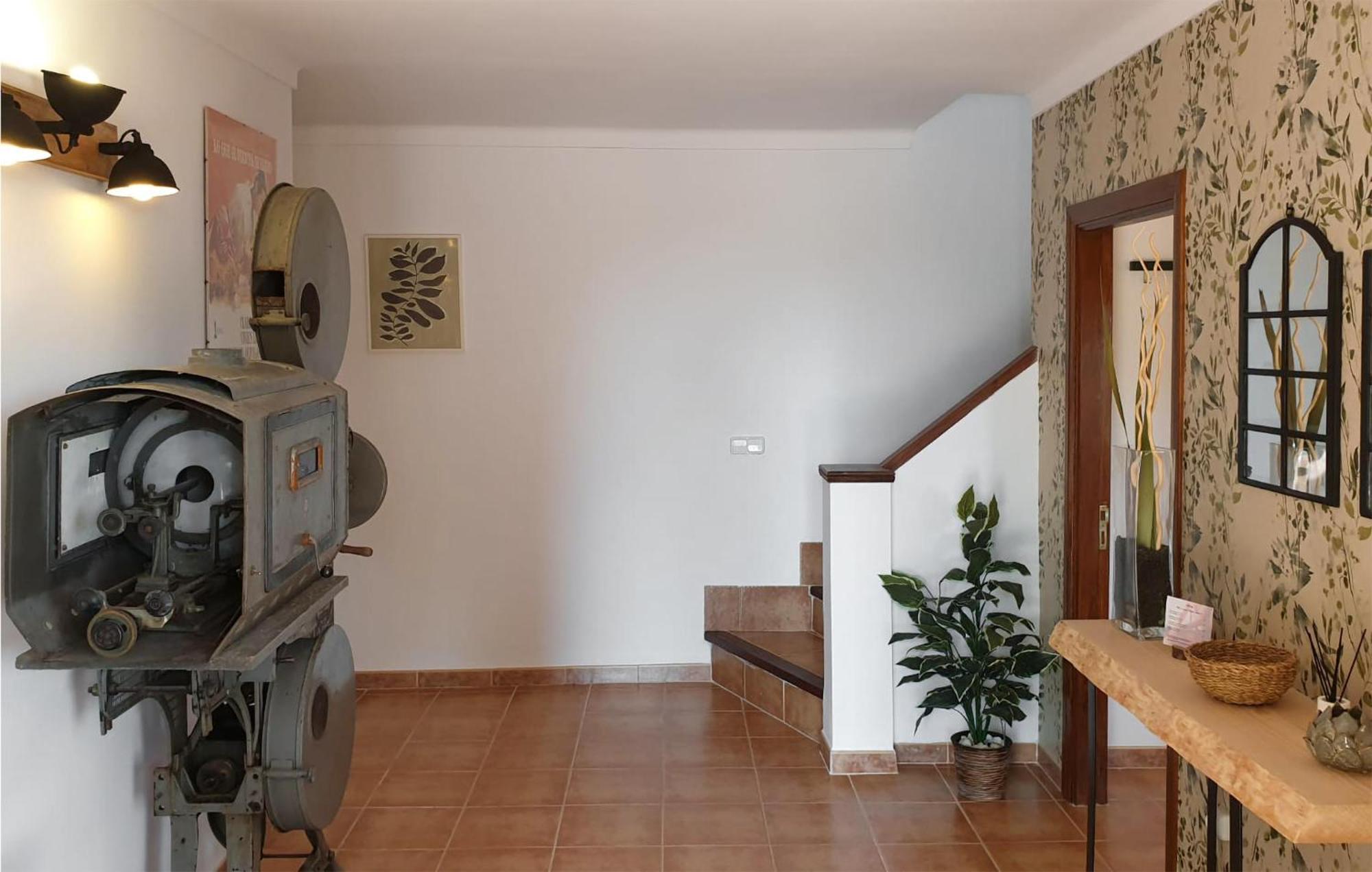 Awesome In Port Dalcudia With Kitchen Hébergement de vacances