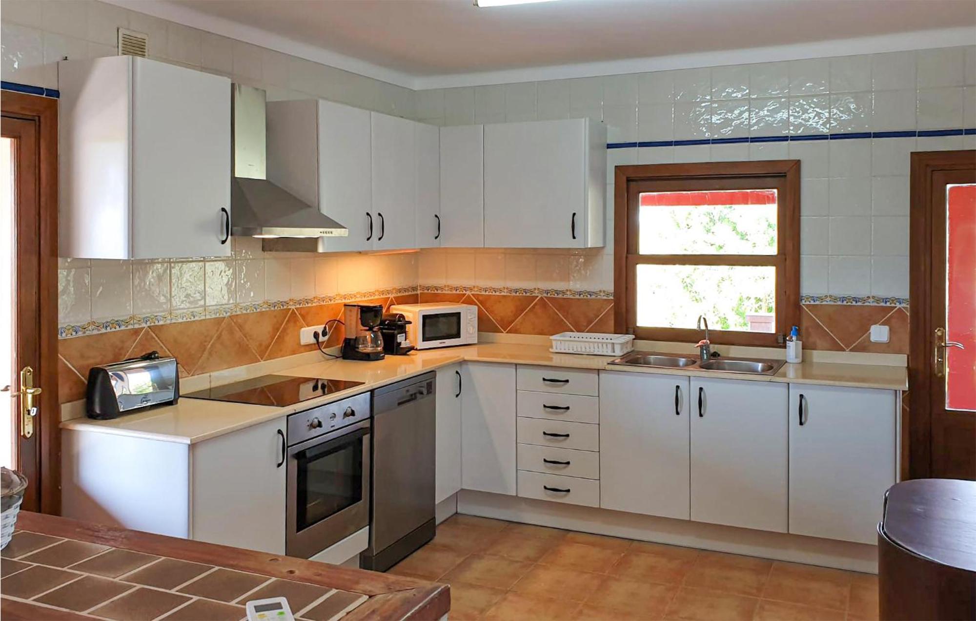 Hébergement de vacances Awesome In Port Dalcudia With Kitchen