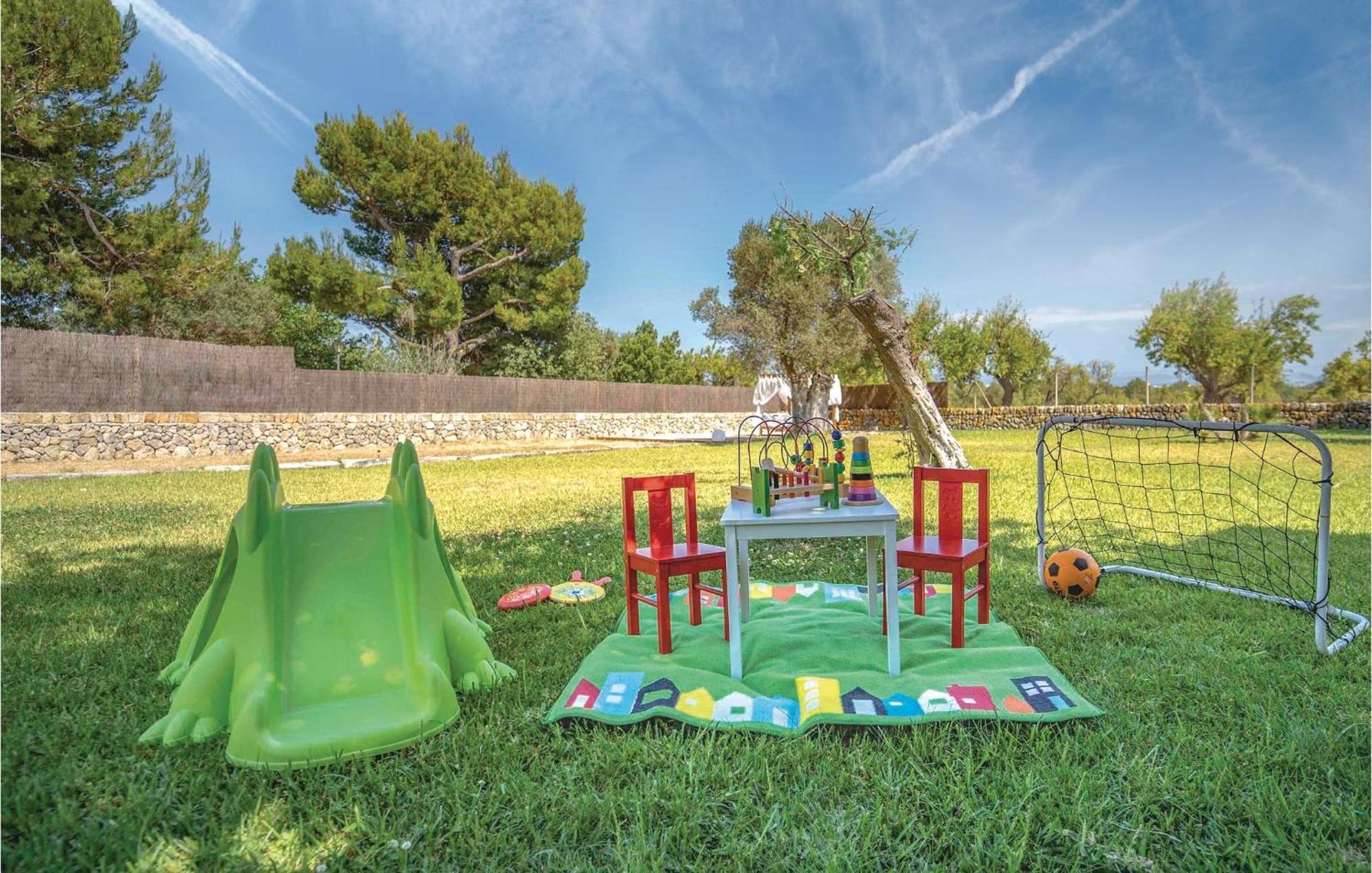 Awesome In Port Dalcudia With Kitchen