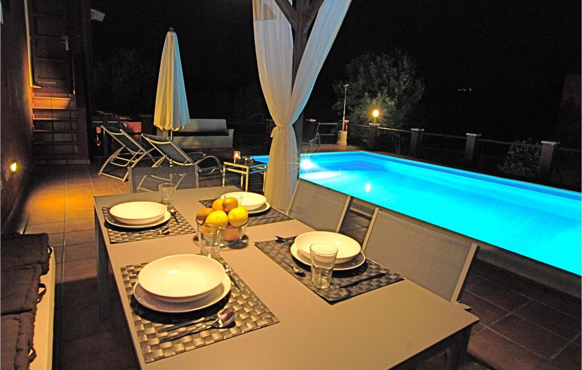 Awesome In Port Dalcudia With Kitchen * Port d'Alcúdia